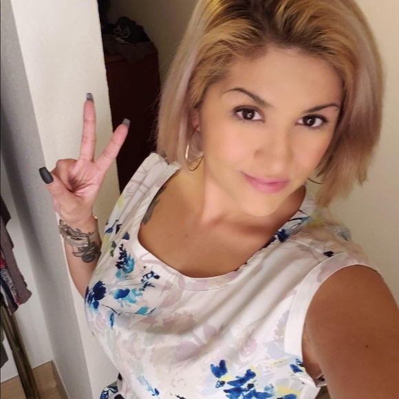 Meet your Posher, Rhiannon - Picture 2 of 6